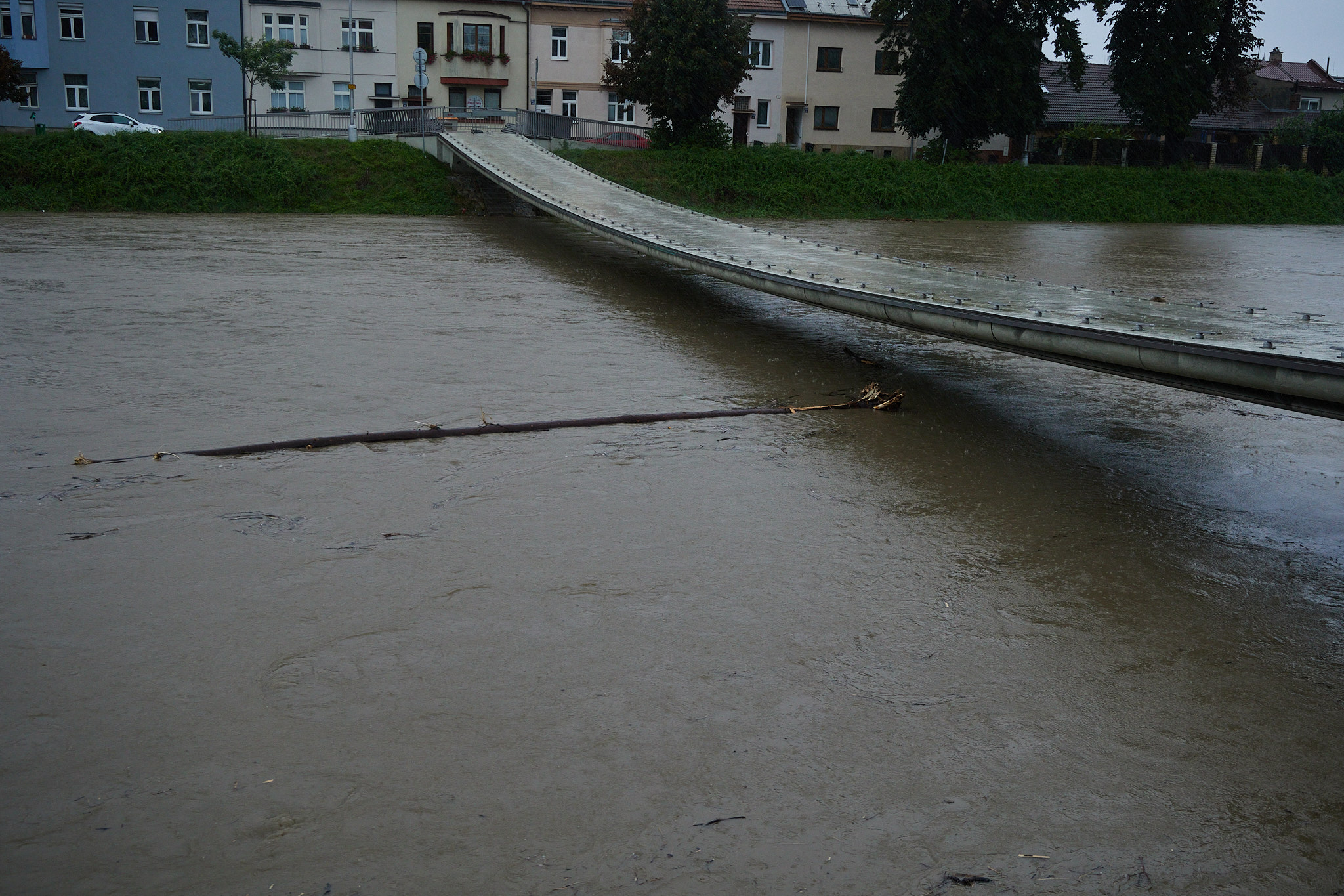 Hladinu řeky Moravy zvedne povodňová vlna z Bečvy.