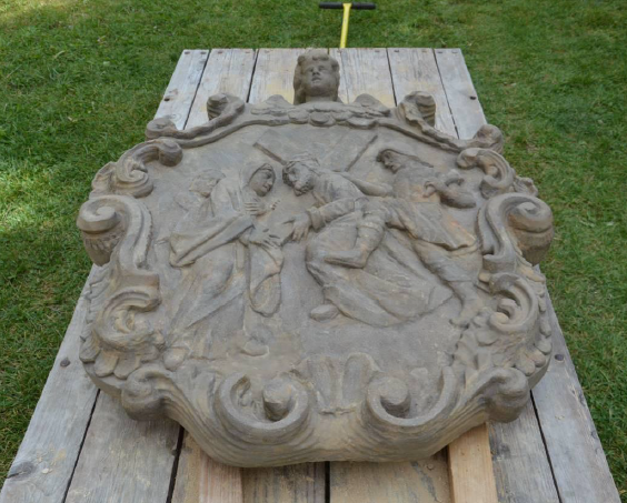 Kamenná plastika zastavení křížové cesty